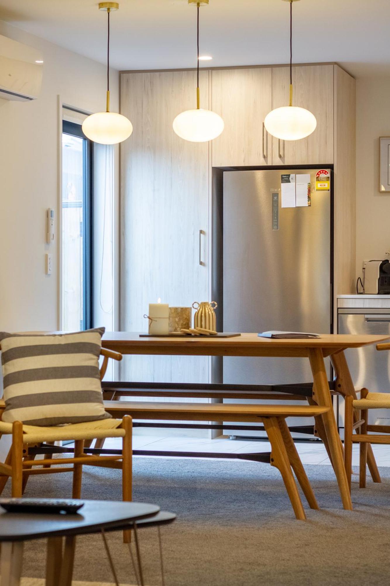 Stylish Central City Townhouse Next To Little High クライストチャーチ エクステリア 写真