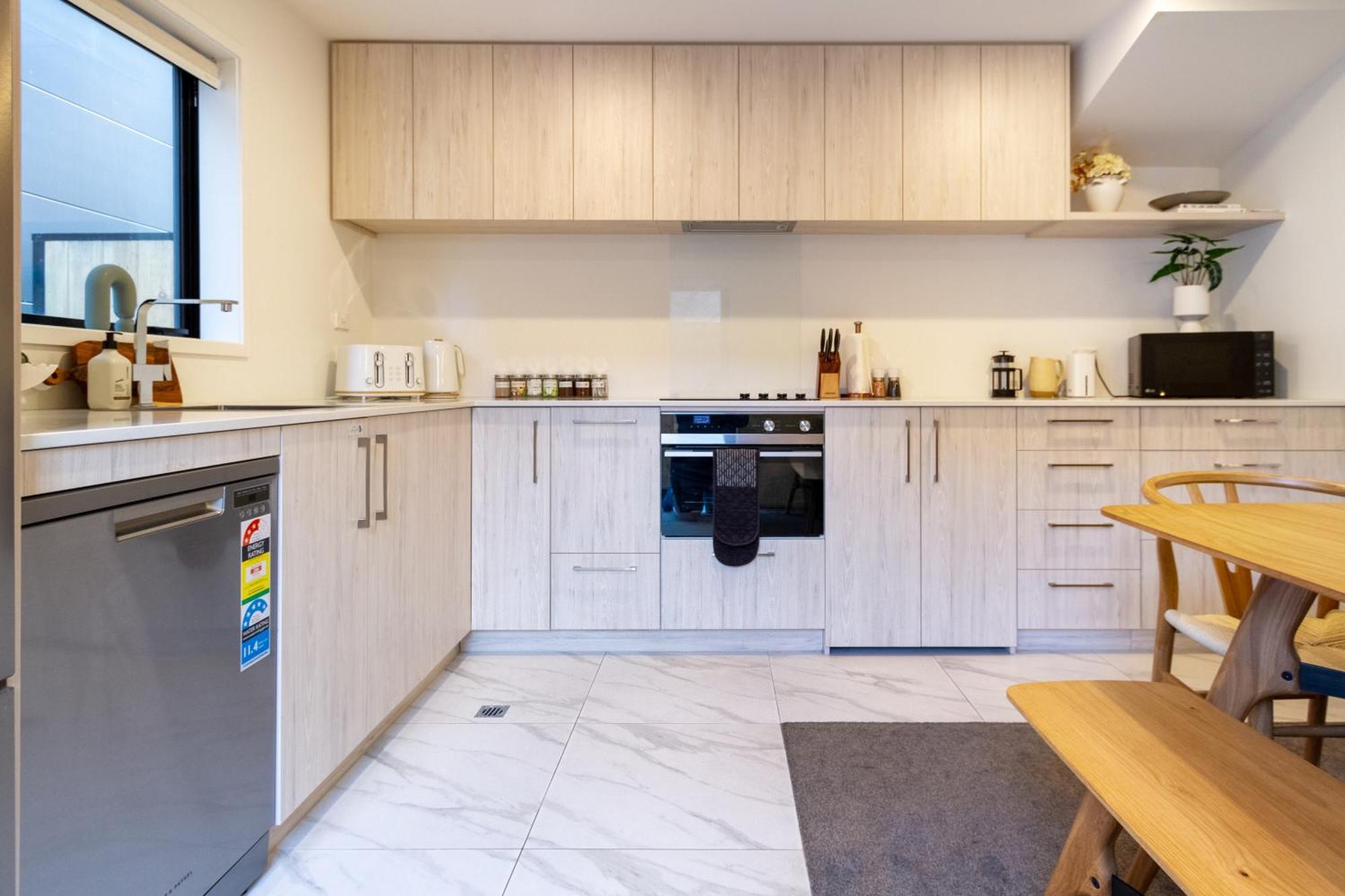 Stylish Central City Townhouse Next To Little High クライストチャーチ エクステリア 写真