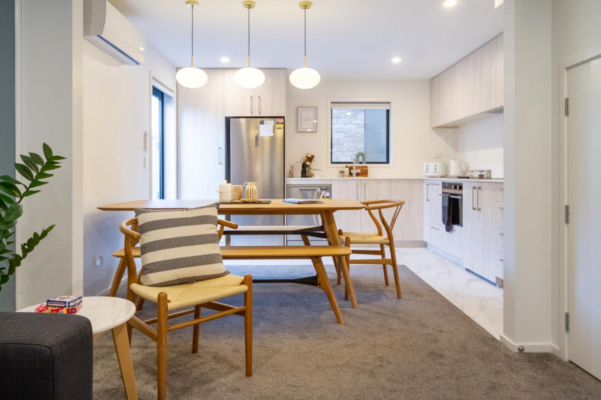 Stylish Central City Townhouse Next To Little High クライストチャーチ エクステリア 写真