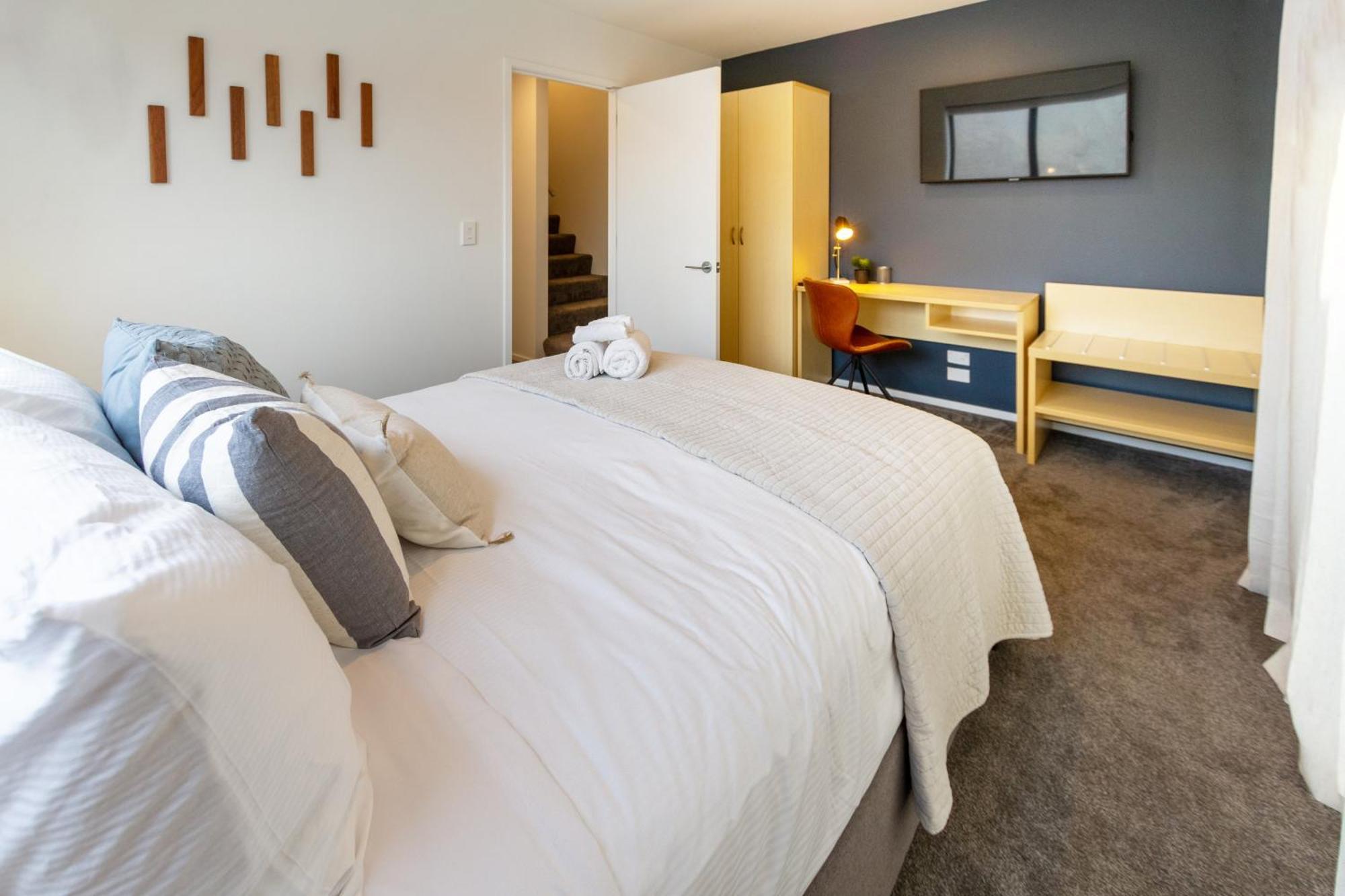 Stylish Central City Townhouse Next To Little High クライストチャーチ エクステリア 写真