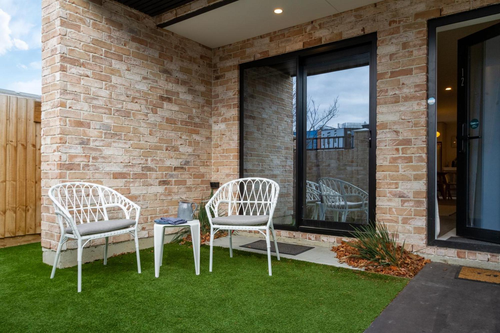 Stylish Central City Townhouse Next To Little High クライストチャーチ エクステリア 写真
