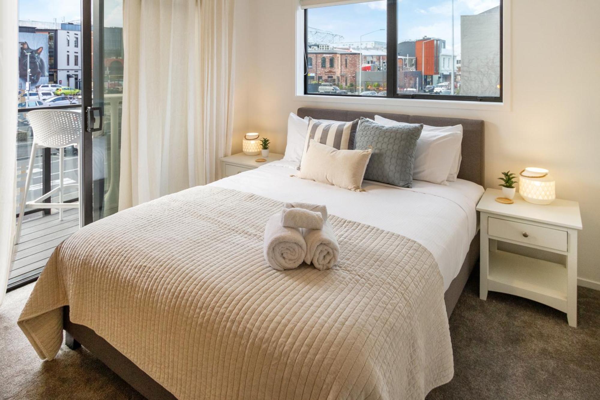Stylish Central City Townhouse Next To Little High クライストチャーチ エクステリア 写真