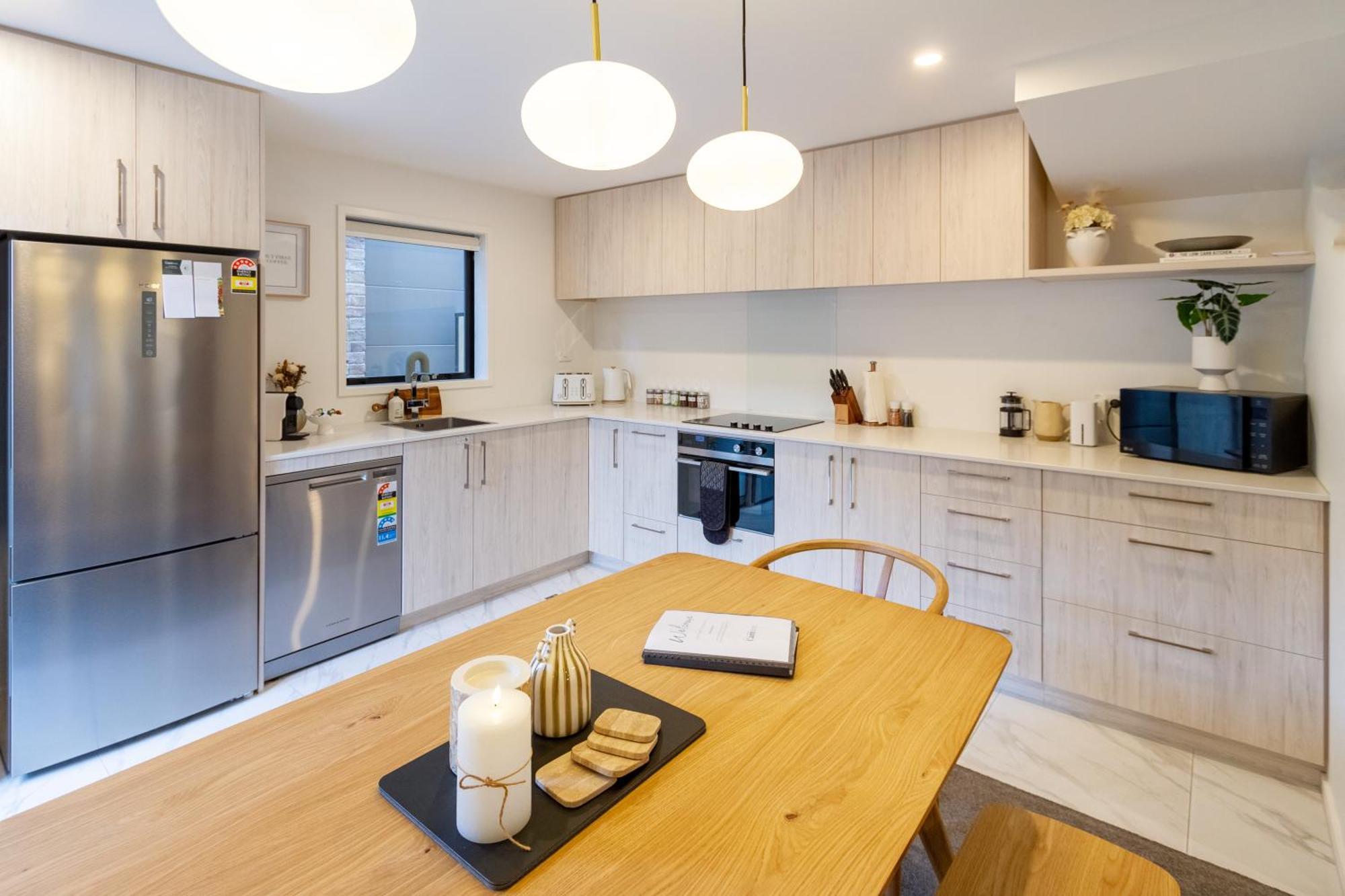 Stylish Central City Townhouse Next To Little High クライストチャーチ エクステリア 写真